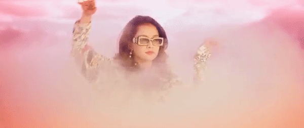 chi pu ra mv dau tay khan gia noi thoi dung lam ca si
