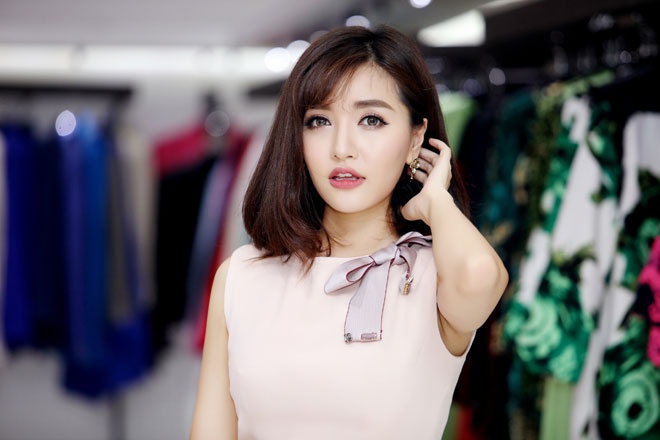 su lot xac ngo ngang cua 3 ca si tung bi che kha nang hat live te