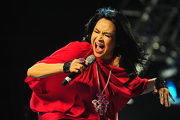 thanh lam va 2 lan phat ngon nhay cam thoi bung con gian du trong showbiz