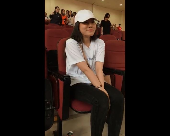 hot hien sen to tinh voi ly phuong chau giua hang ngan sinh vien
