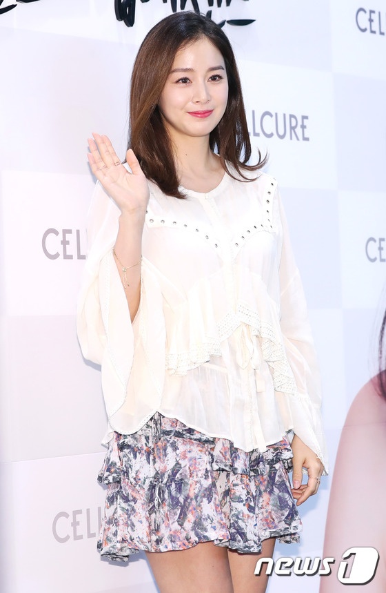 hot bi rain va kim tae hee chao don con gai dau long