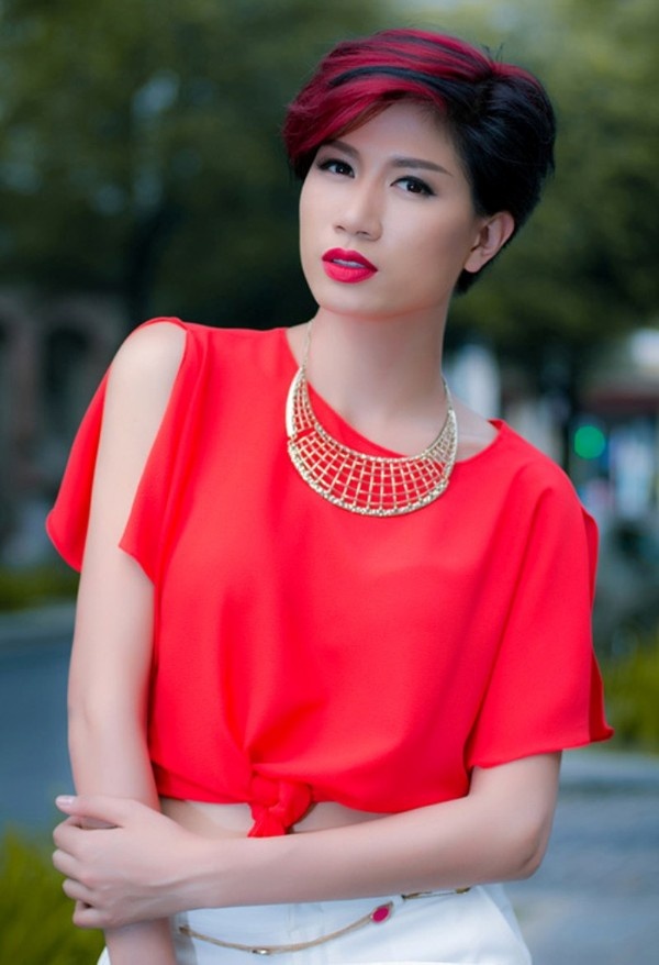 goc toi bi mat sau anh hao quang cua showbiz tung nhieu lan bi phoi bay tran trui