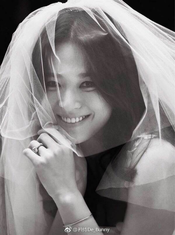 cuoi cung thi song joong ki va song hye kyo cung chiu tung anh cuoi