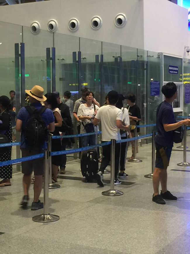 sau chuyen du lich phu quoc nha phuong truong giang lai xuat hien tai san bay ro tin di trang mat han quoc