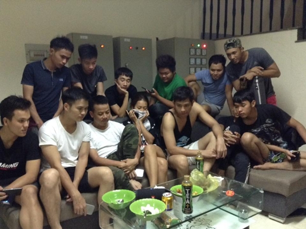 cu dan mang trung quoc khen ngoi song luan co khi chat quan nhan hon song joong ki