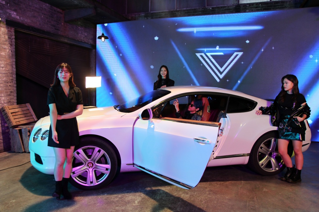 vu cat tuong lot xac voi hinh anh nu quyen doc rap manh me
