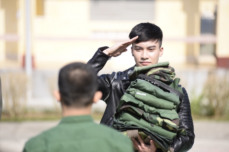 tuyen tap nhung khoanh khac dep trai hut hon cua dung bino trong sao nhap ngu
