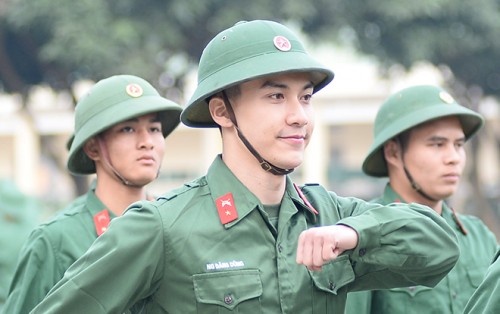tuyen tap nhung khoanh khac dep trai hut hon cua dung bino trong sao nhap ngu