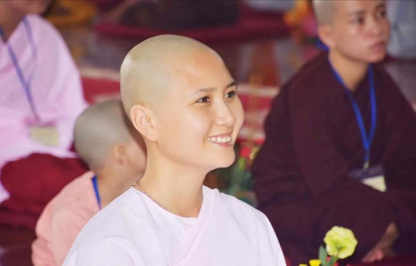 Lý do nào khiến Nguyễn Thị Hà xuống tóc, Việt Trinh và nhiều mỹ nhân Việt tìm cửa Phật? ly do nao khien nguyen thi ha xuong toc viet trinh va nhieu my nhan viet tim cua phat