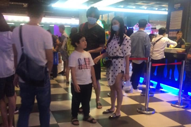 tim va truong quynh anh di xem phim song chung nha sau ly hon