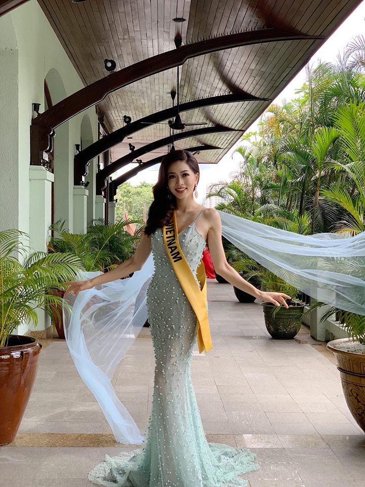 khong chi gioi thieu day khi chat bui phuong nga con tung vay xuat than tai miss grand international 2018