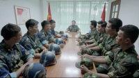 ngo kien huy len tieng ve tin don tan vo moi tinh 8 nam voi khong tu quynh hien cuoc song cua toi van on