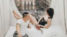 Vũ Khắc Tiệp tung bằng chứng khi bị cho là cùng Ngọc Trinh ghép cảnh ở Paris để 'sống ảo'
