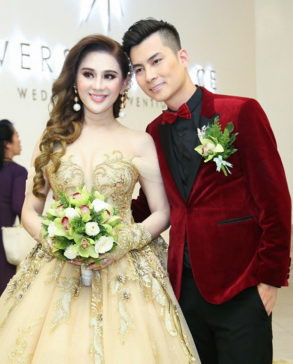 bi hai chuyen hi huu chi co trong dam cuoi cua sao viet dung cau doi la san khau