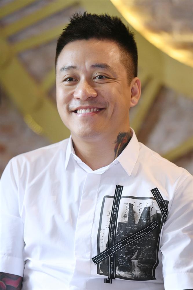 tuan hung chac tai toi hay khoe khoang qua nen ong troi lien tuc thu thach chang