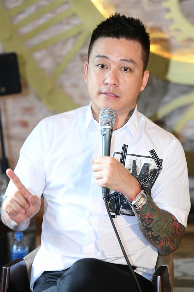 tuan hung chac tai toi hay khoe khoang qua nen ong troi lien tuc thu thach chang