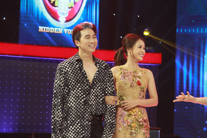 du duoc sam bat den xanh karik lai nguoc chieu phu nhan yeu duong khien trai tim fan vo vun