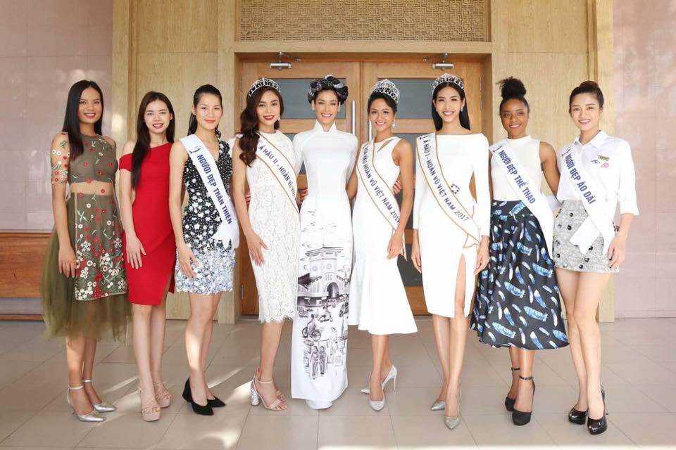 nhung danh doi phia sau vi tri vedette cua nguoi dep than thien 2017 ngoc anh