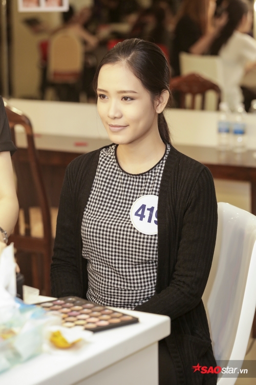 clip cac thi sinh chia se cam xuc truoc them ban ket hoa hau hoan vu viet nam 2017