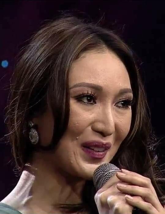 can can lech cua 2 nu hoang sac dep the gioi nguoi tuyet tac ke tham hoa