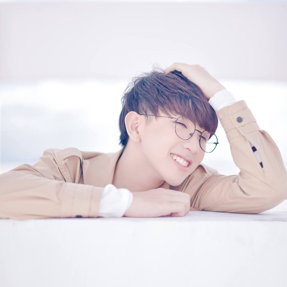 hot boy mv to thich cau tung maru tiet lo day bat ngo khi thanh tan binh uni5