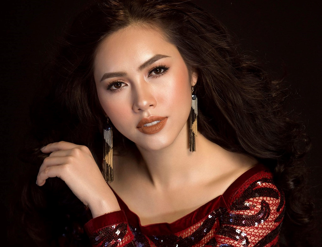 hoang my mc phan anh co xung dang lam giam khao hoa hau hoan vu