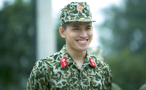 quoc thien hoa hau nguoi dep di hat da phan deu la tham hoa