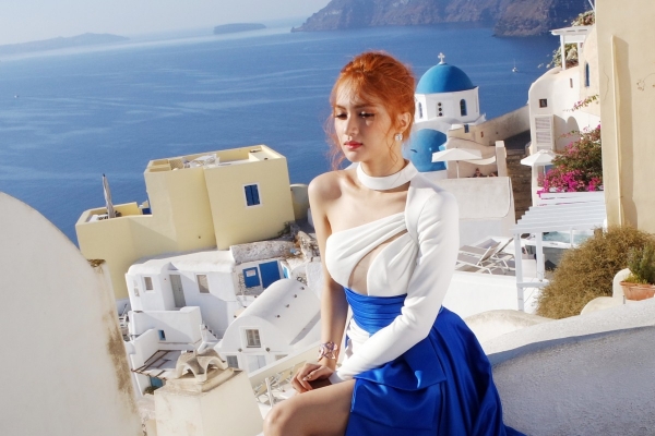 huong giang idol va ngan le mot lan khien nguoi doi dien hot hoang vi vay ao kho hieu