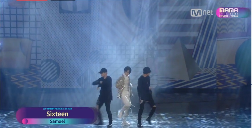 seventeen wanna one dot chay san khau toc tien bung no tai mama
