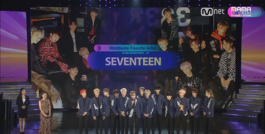 seventeen wanna one dot chay san khau toc tien bung no tai mama