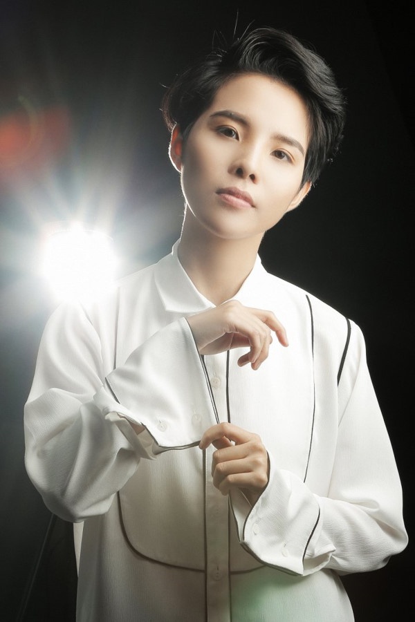 nhung nu ca si tre hat live khien ai cung phai nguong mo