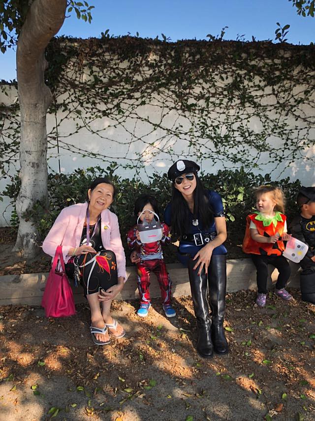 ai cung hoa trang thanh ma quy dem halloween chi rieng chi pu va tang thanh ha nguoc loi