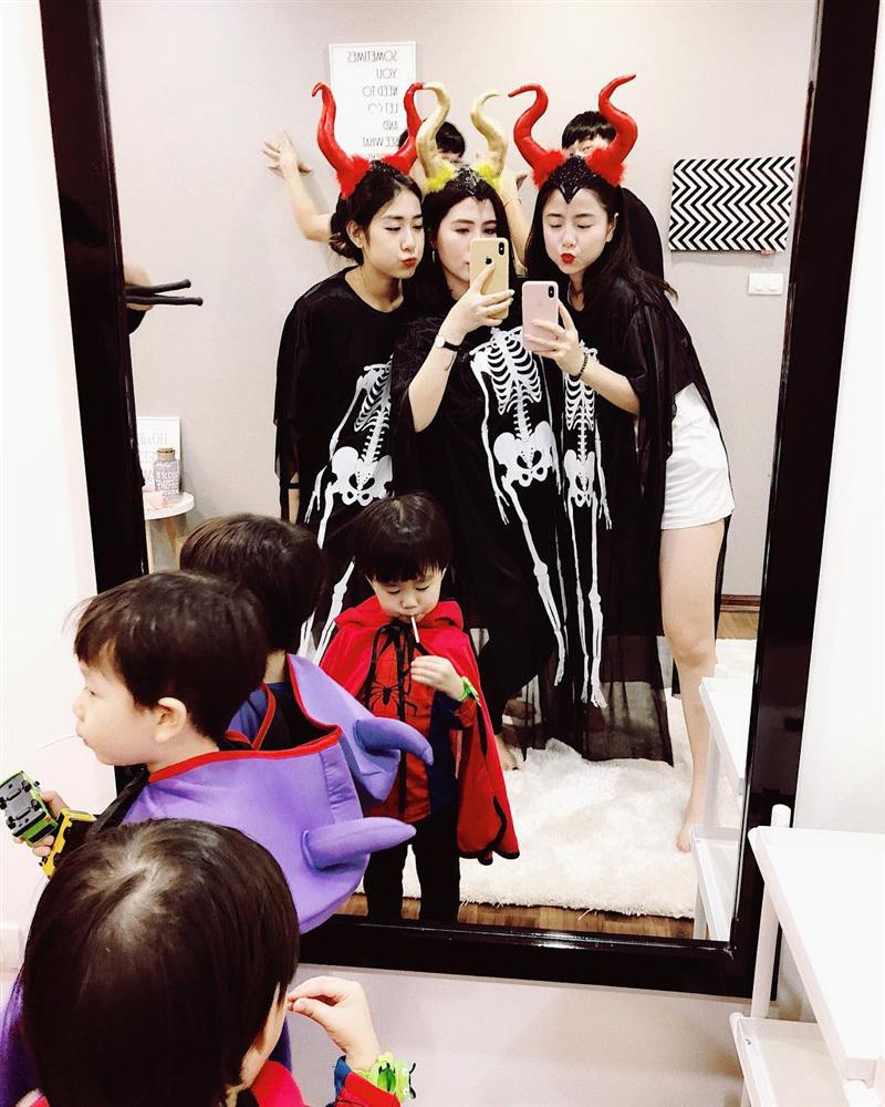 ai cung hoa trang thanh ma quy dem halloween chi rieng chi pu va tang thanh ha nguoc loi