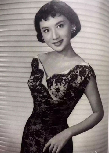 nguyen mau tieu long nu doi that cua nha van kim dung la ai