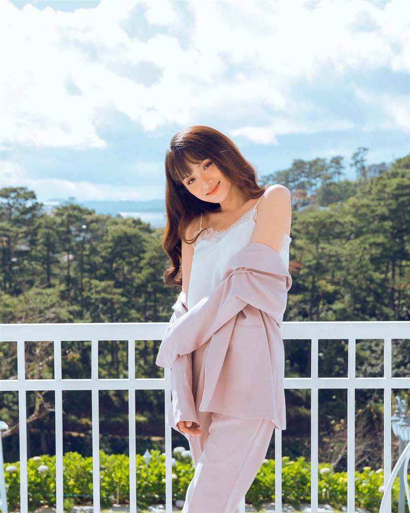 huong giang idol gay xon xao khi len tieng ban luan ve nguoi thu 3