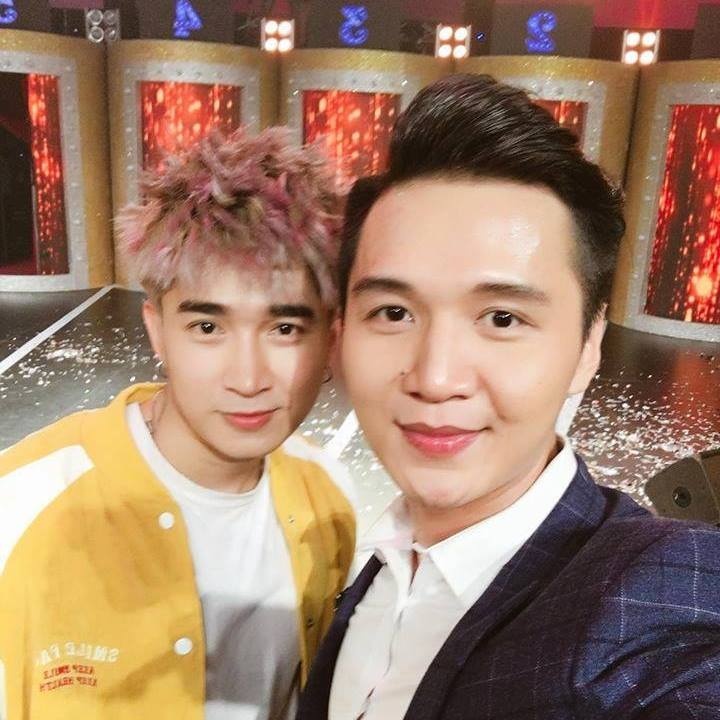 lo dien thi sinh deo mat na vua dep trai vua hat hay trong giong ai giong ai tap 15