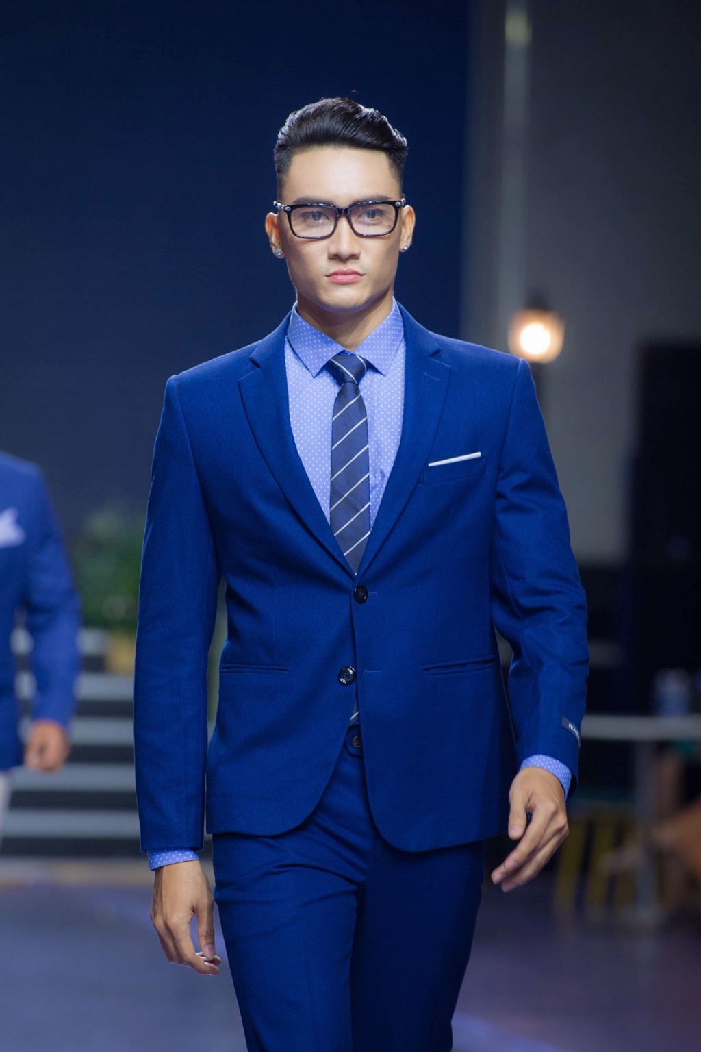nguoi mau luong gia huy minh hay bi noi la lanh lung mat kho ua
