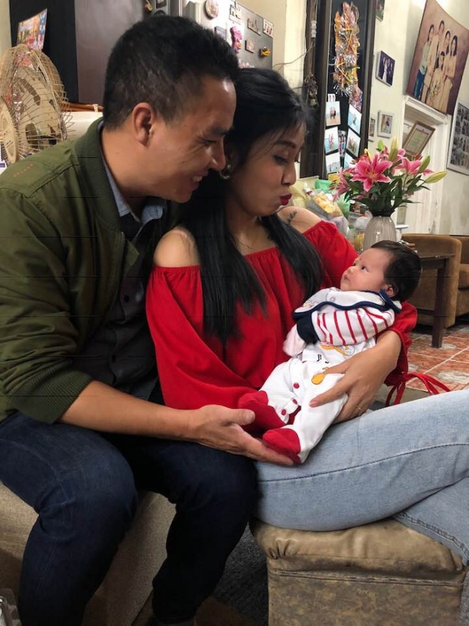 Chồng BTV Nguyễn Hoàng Linh đăng ảnh hạnh phúc bên vợ sau tin đồn đường ai nấy đi chong btv nguyen hoang linh dang anh hanh phuc ben vo sau tin don duong ai nay di