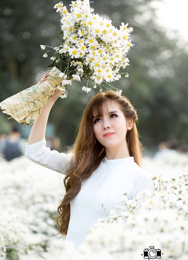 vo sap cuoi xinh nhu hotgirl cua vlogger huy cung lo nhan sac khi chua tham my