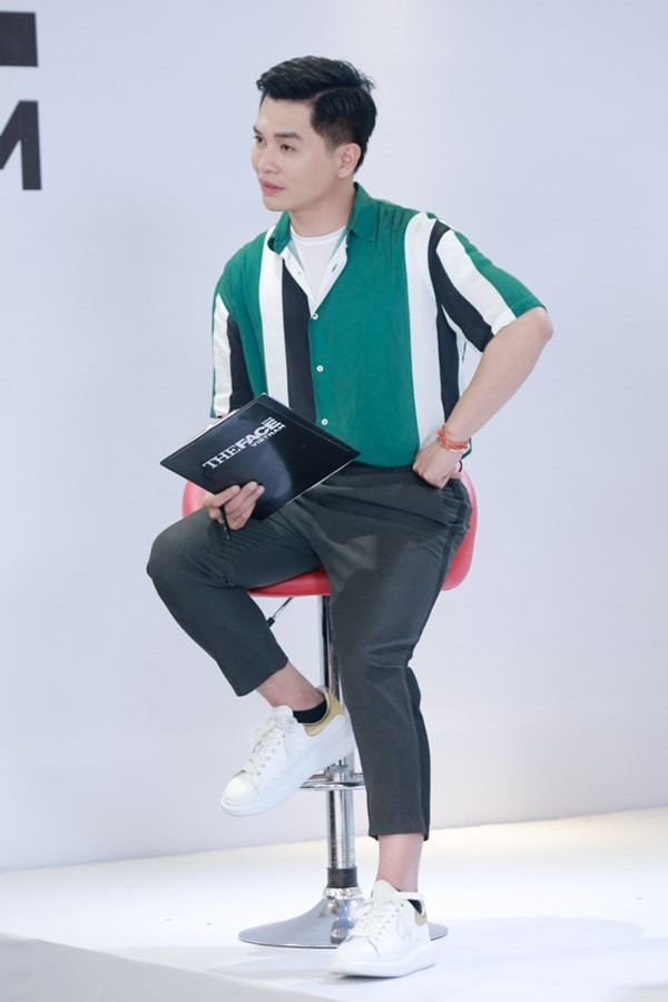 Host Nam Trung ăn mặc không thua kém dàn HLV tại The Face 2018 host nam trung an mac khong thua kem dan hlv tai the face 2018