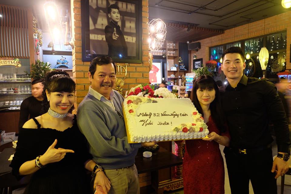 nhung thong tin cuc ky hiem hoi ve nu doanh nhan vua tro thanh vo a vuong truong nam thanh lon hon chong 15 tuoi