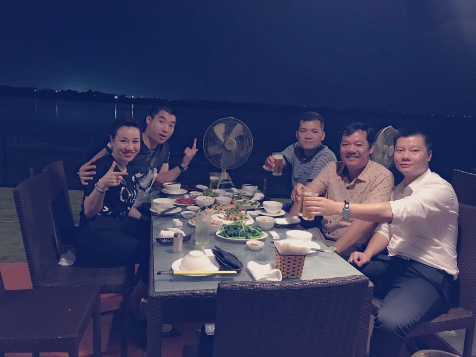 nhung thong tin cuc ky hiem hoi ve nu doanh nhan vua tro thanh vo a vuong truong nam thanh lon hon chong 15 tuoi