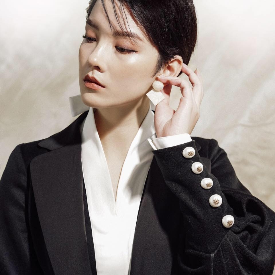 hong xuan cua mv mau nuoc mat bo me phan doi kich liet khi nhin thay minh cat toc ngan
