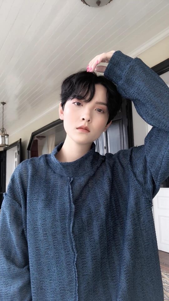 hong xuan cua mv mau nuoc mat bo me phan doi kich liet khi nhin thay minh cat toc ngan
