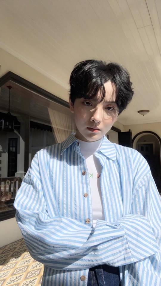 hong xuan cua mv mau nuoc mat bo me phan doi kich liet khi nhin thay minh cat toc ngan