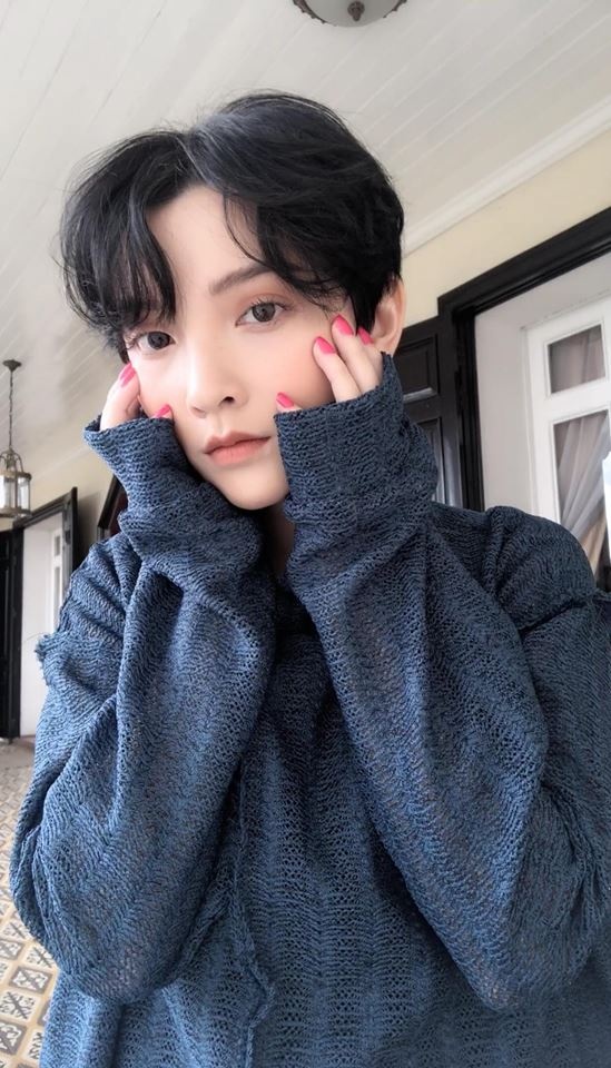 hong xuan cua mv mau nuoc mat bo me phan doi kich liet khi nhin thay minh cat toc ngan
