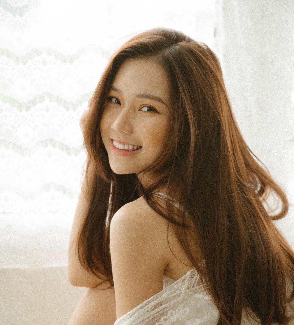 thuy cua chay tron thanh xuan tung khoc khi bi dao dien mang