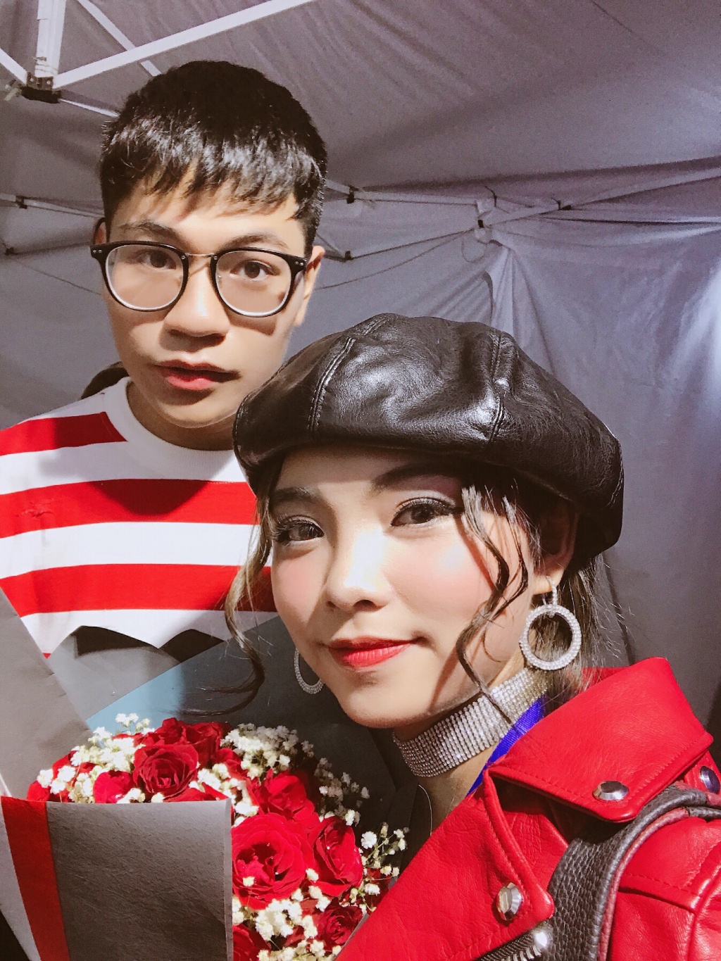 hien mai ngo anh dat quay tung trong liveshow cua noo phuoc thinh o ha noi