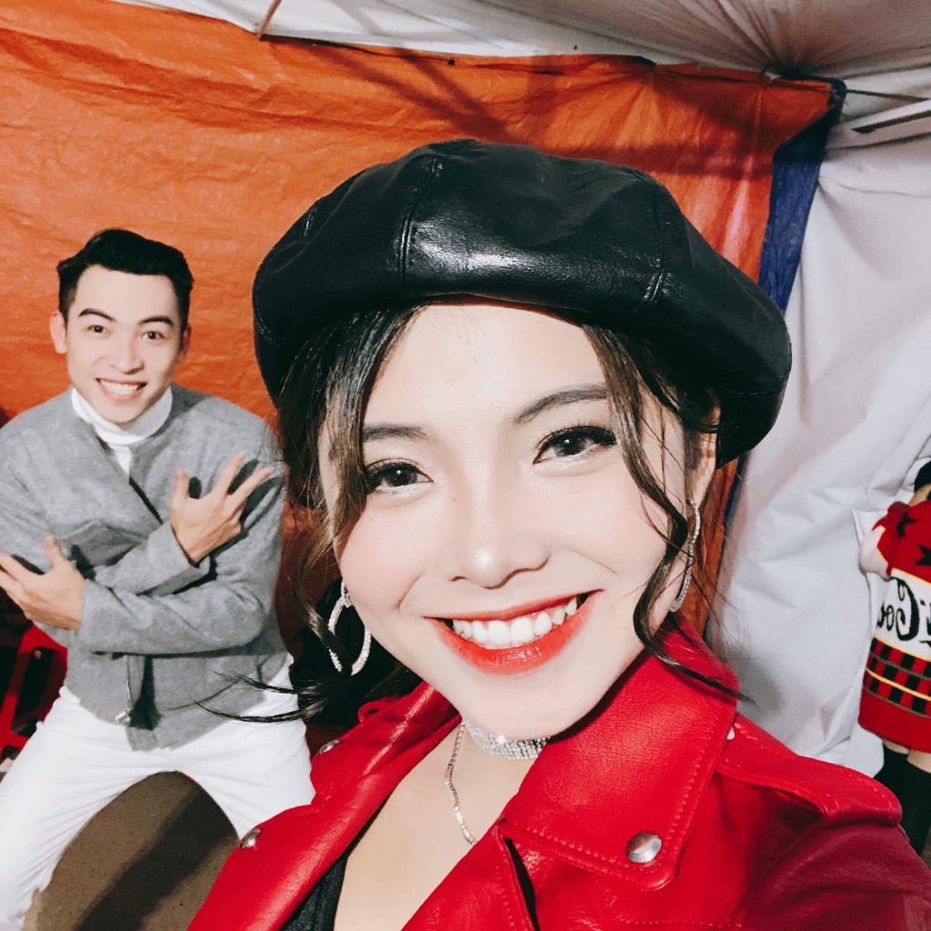 hien mai ngo anh dat quay tung trong liveshow cua noo phuoc thinh o ha noi