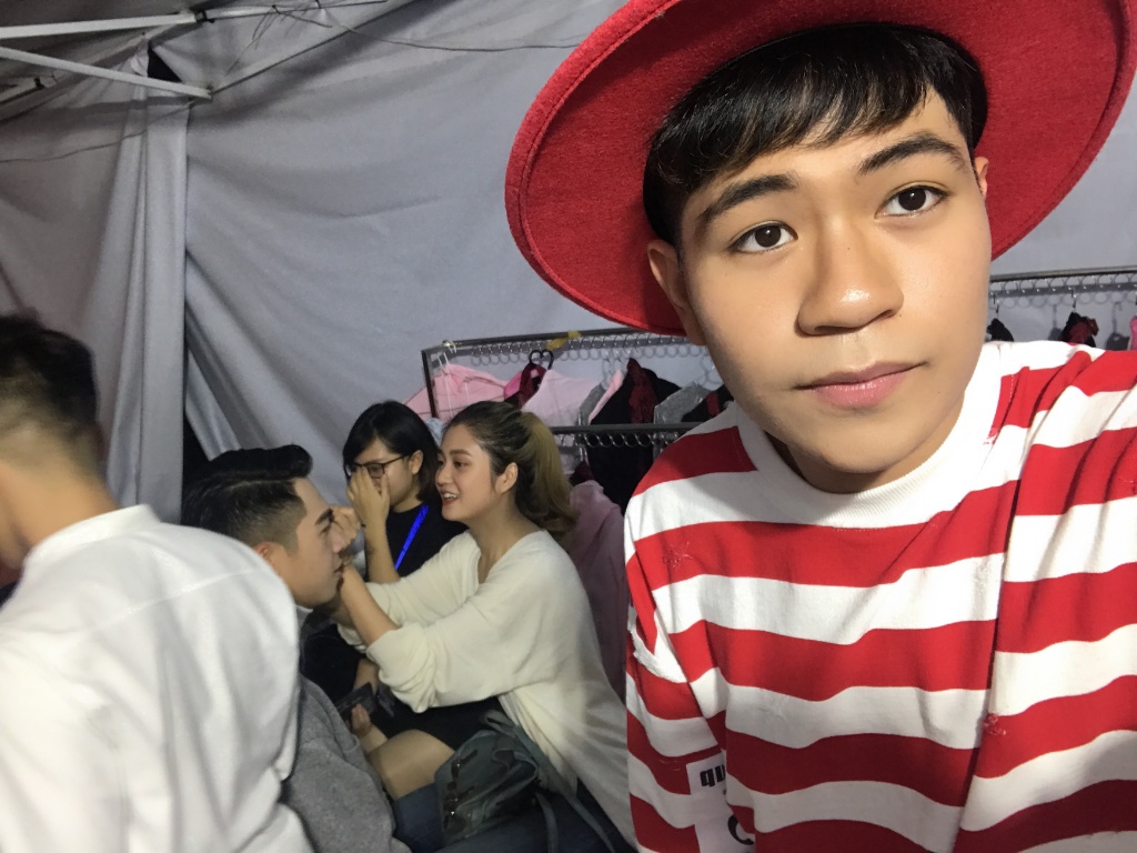 hien mai ngo anh dat quay tung trong liveshow cua noo phuoc thinh o ha noi